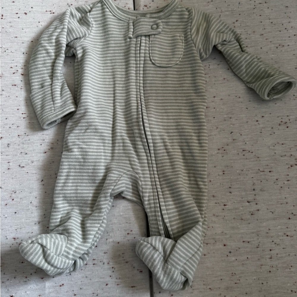 Carters Preemie footies